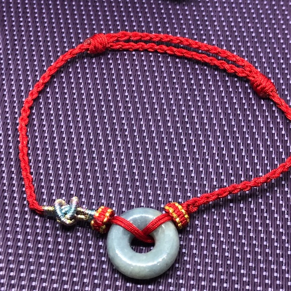 Beautiful gray donuts with red cotton bracelet - Picture 3 of 6